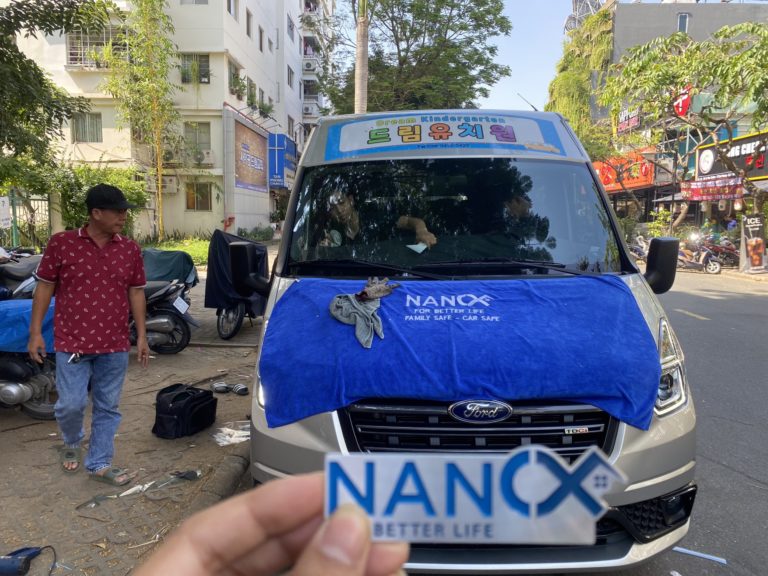 Thi công dán phim cách nhiệt ô tô